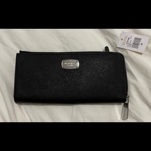 Michael Kors wallet brand new in black
